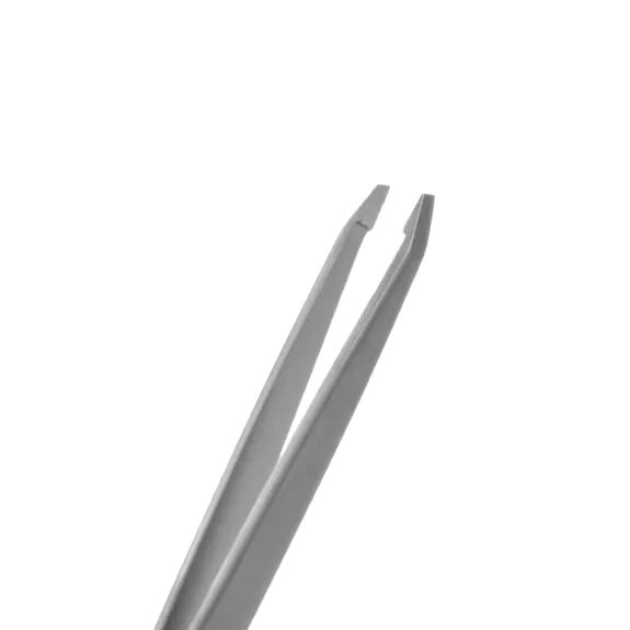 Dovo Tweezers close up