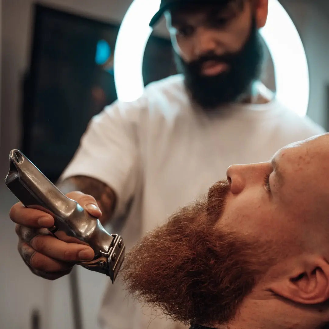 sterling-pro-hair-beard-trimmer-trimmer in use